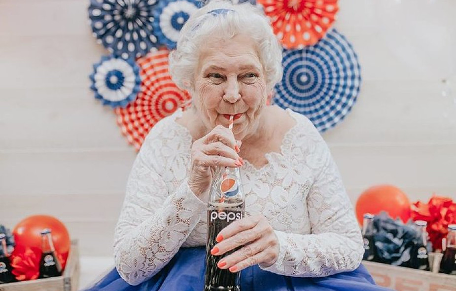 Ta babcia dostała na 76. urodziny zaskakujący prezent [FOTO]