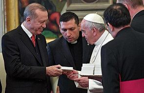 Papież daje taki prezent wielu przywódcom, ale prezydent Turcji usłyszał dodatkowo komentarz...