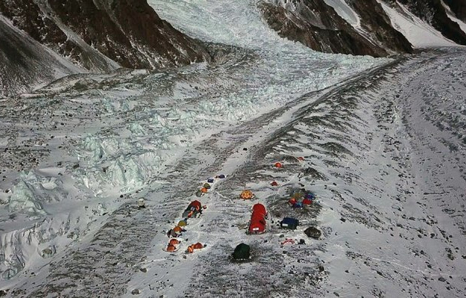 Uczestnicy narodowej wyprawy na K2: mamy liny, zamiast wojska i murów