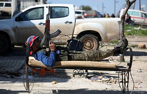 Syria: siły reżimu rozdzieliły rebeliantów w Gucie, otoczyły Dumę