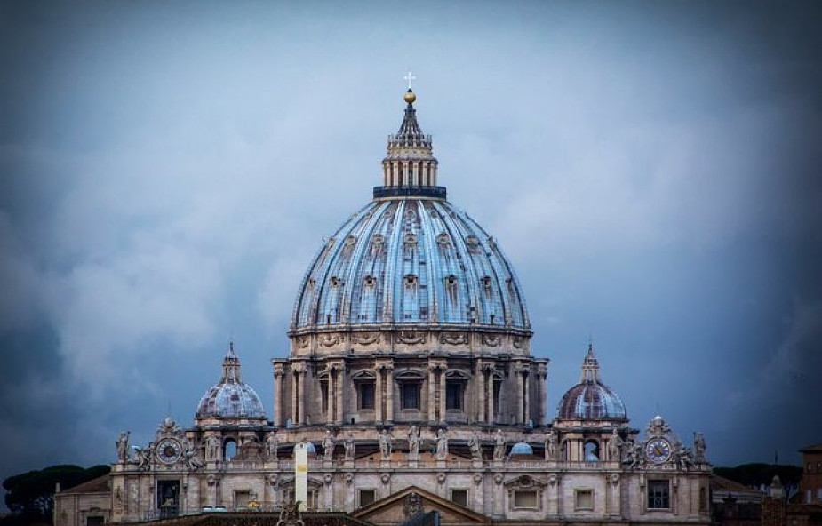 W trakcie wizyty w Watykanie podczas Mszy Świętej zmarł arcybiskup