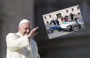 Papież pobłogosławił samochód przed wyścigami