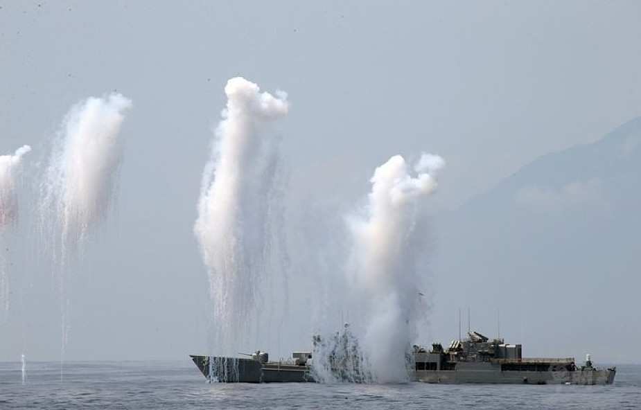 Chiny: wielka parada marynarki wojennej i zapowiedź manewrów w Cieśninie Tajwańskiej