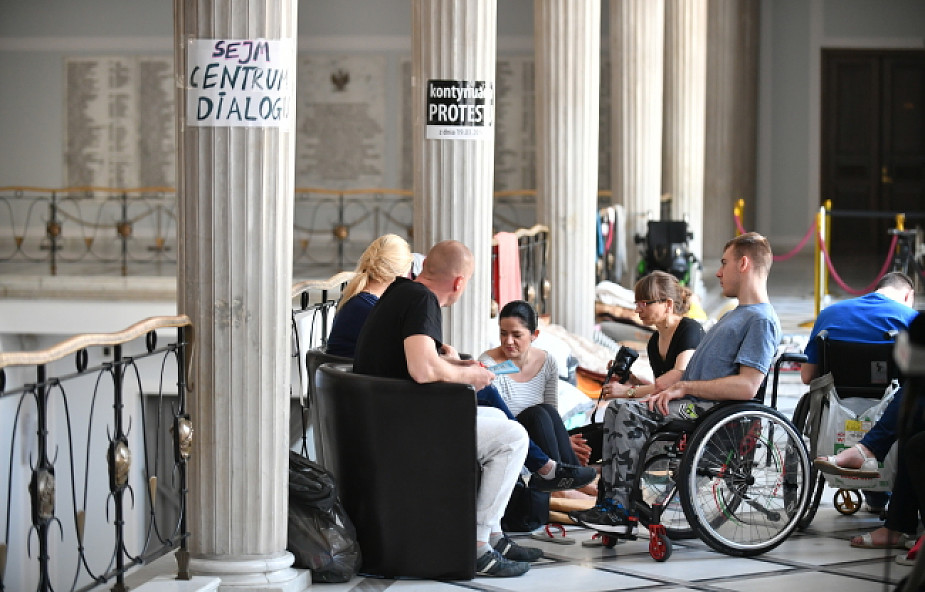 Zastępczyni RPO spotkała się w Sejmie z rodzinami osób niepełnosprawnych