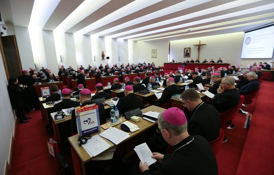Episkopat ogłosił dekret ws. kościelnej ochrony danych osobowych