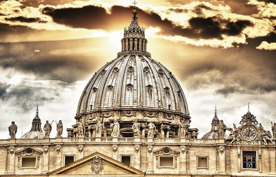 Watykan aresztował księdza. Postawiono mu zarzuty posiadania i rozsyłania dziecięcej pornografii