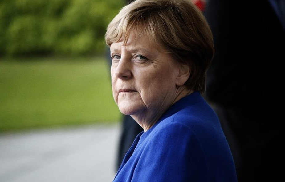 Merkel chce zachować umowę z Iranem, apeluje do Teheranu o deeskalację