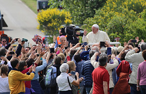 Papież odwiedził wspólnotę dobroczynną i ośrodek ruchu Focolari w Toskanii