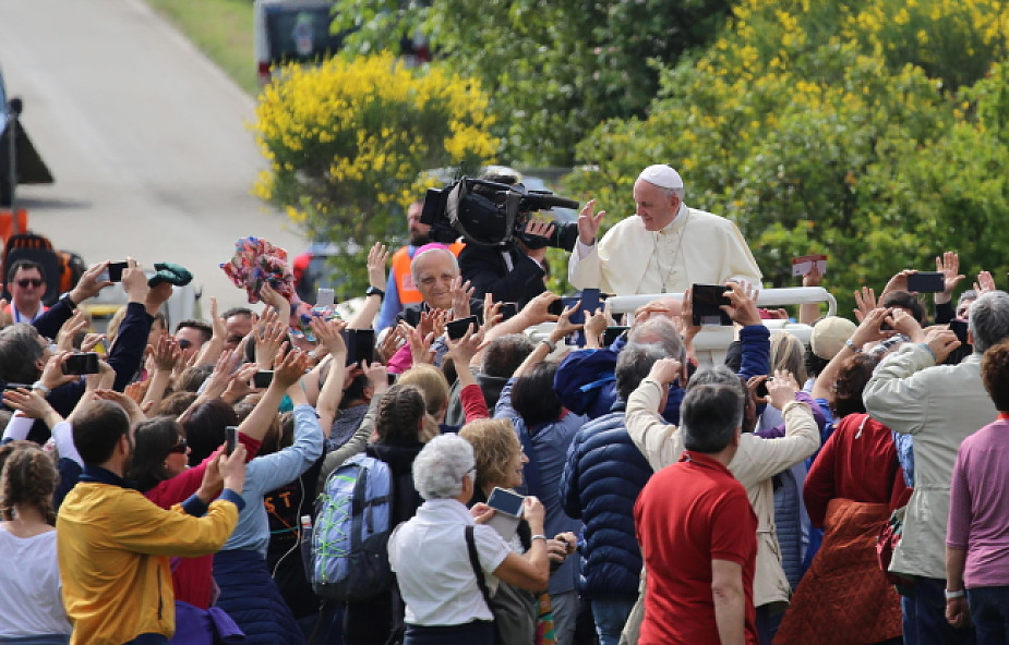 Papież odwiedził wspólnotę dobroczynną i ośrodek ruchu Focolari w Toskanii