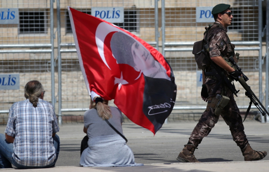 Turcja: 150 wojskowych zatrzymanych za rzekome powiązania z Gulenem