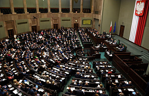 Sejm za ustawą obniżającą uposażenia parlamentarzystów o 20 proc.
