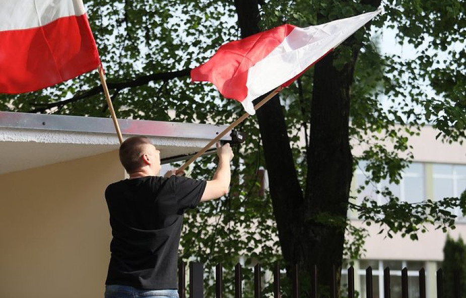 Od 2 maja do końca roku flagi państwowe zawisną na budynkach administracji