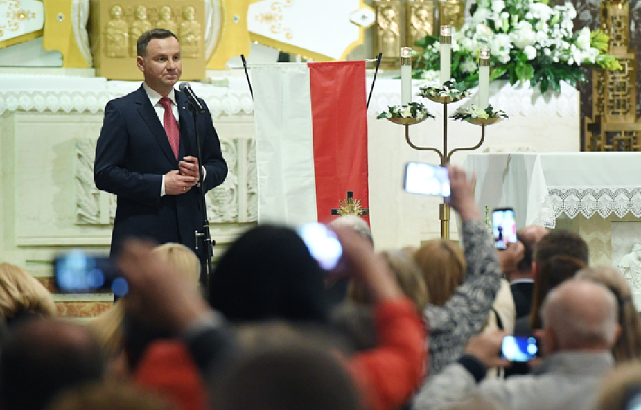 Prezydent Duda odsłonił w Chicago tablicę poświęconą prezydentom Kaczyńskiemu i Kaczorowskiemu