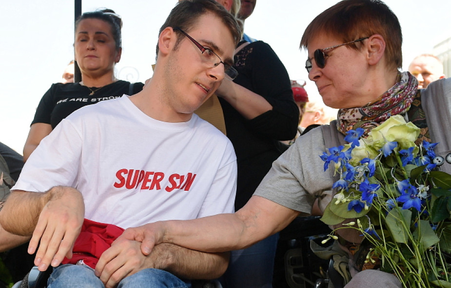 Po 40 dniach protestu osoby niepełnosprawne i ich opiekunowie opuścili budynek Sejmu
