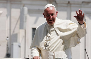 Papież do młodzieży: jak św. Jan Paweł II ucałujcie polską ziemię też w moim imieniu
