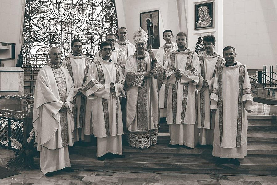 Sześciu młodych jezuitów zostało diakonami. Zobacz zdjęcia z tego wydarzenia - zdjęcie w treści artykułu nr 19