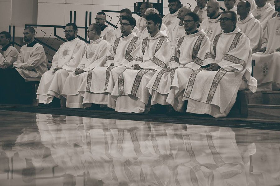 Sześciu młodych jezuitów zostało diakonami. Zobacz zdjęcia z tego wydarzenia - zdjęcie w treści artykułu nr 20