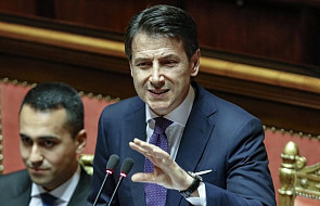 Premier Włoch: dochód gwarantowany, koniec z biznesem migracji