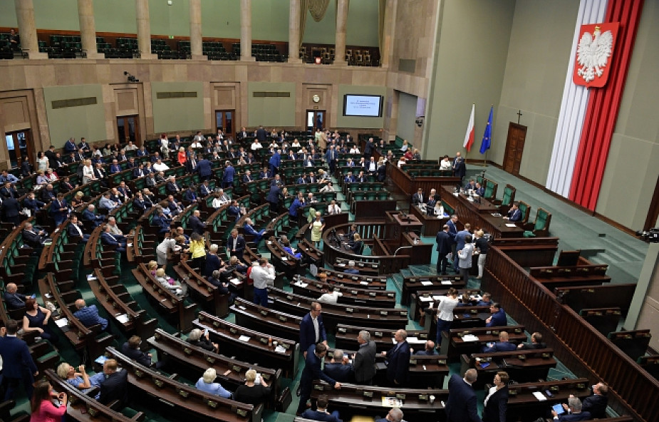 Sejm za poprawkami Senatu do Ustawy 2.0, w tym gwarantującą grupie sędziów zatrudnienie na uczelni