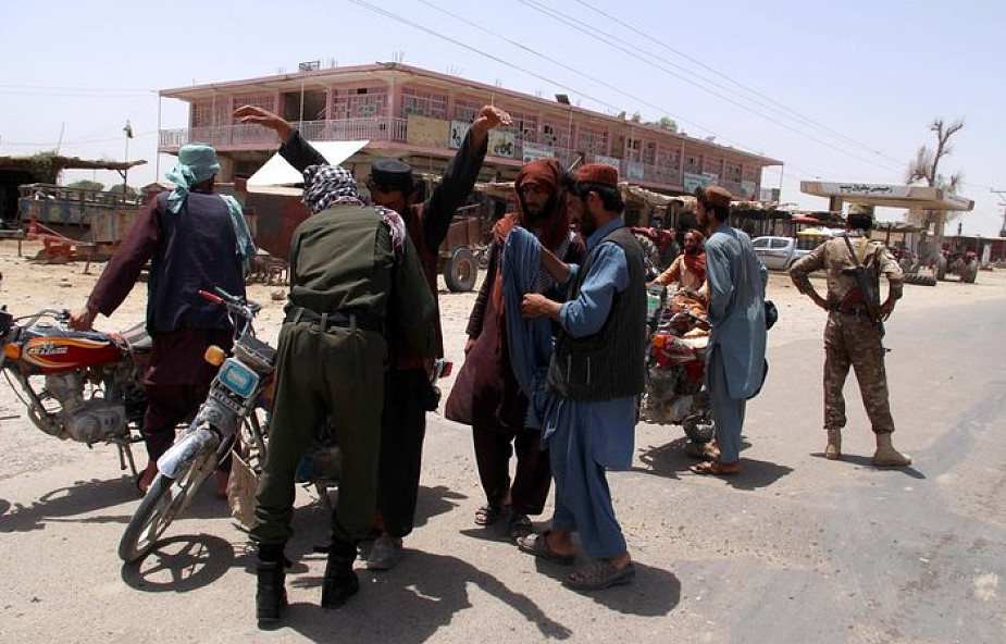 Afganistan: autobus wjechał na minę; zginęło 11 osób