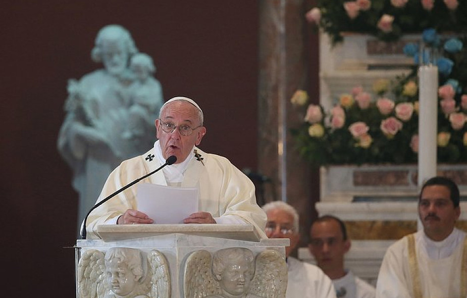Papież odprawi w bazylice św. Piotra mszę za imigrantów