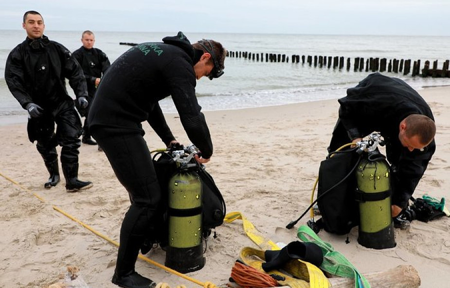 Kołobrzeg: ewakuacja Podczela zakończona, saperzy mogą wydobywać bomby