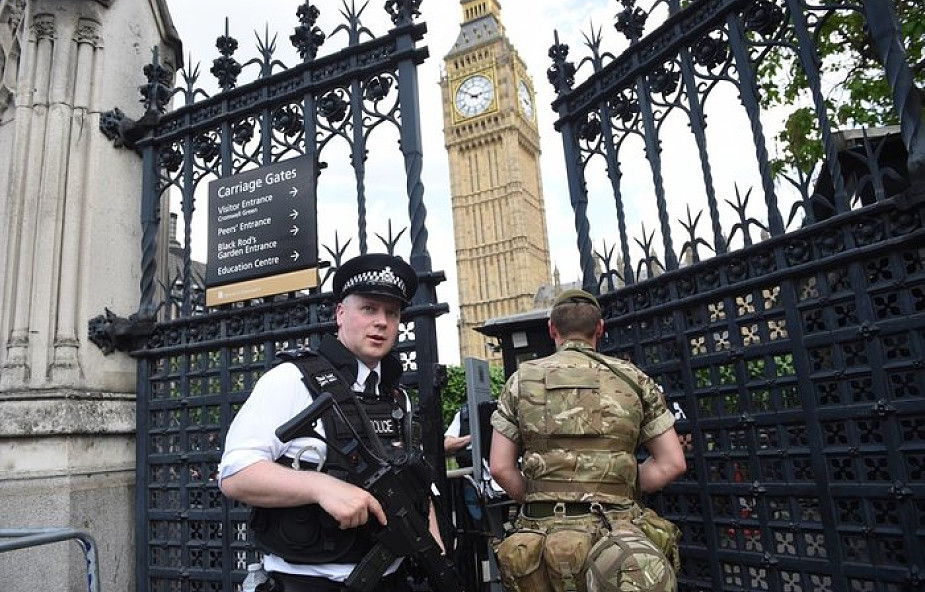 Wielka Brytania: premier May potępiła "szokujący" atak terrorystyczny pod parlamentem