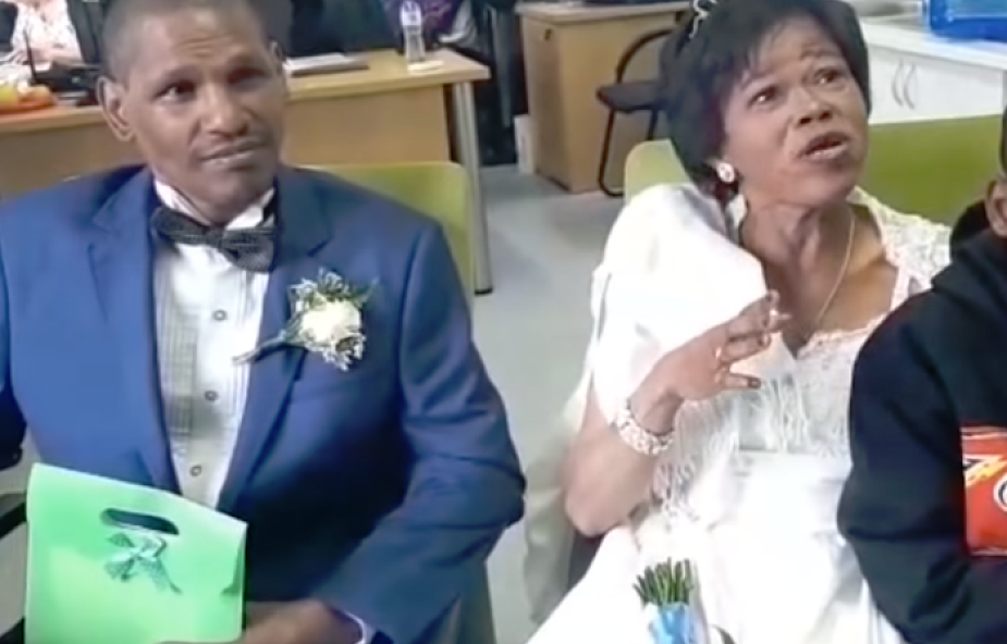 Po 30 latach życia pod mostem para bezdomnych wzięła ślub [WIDEO]