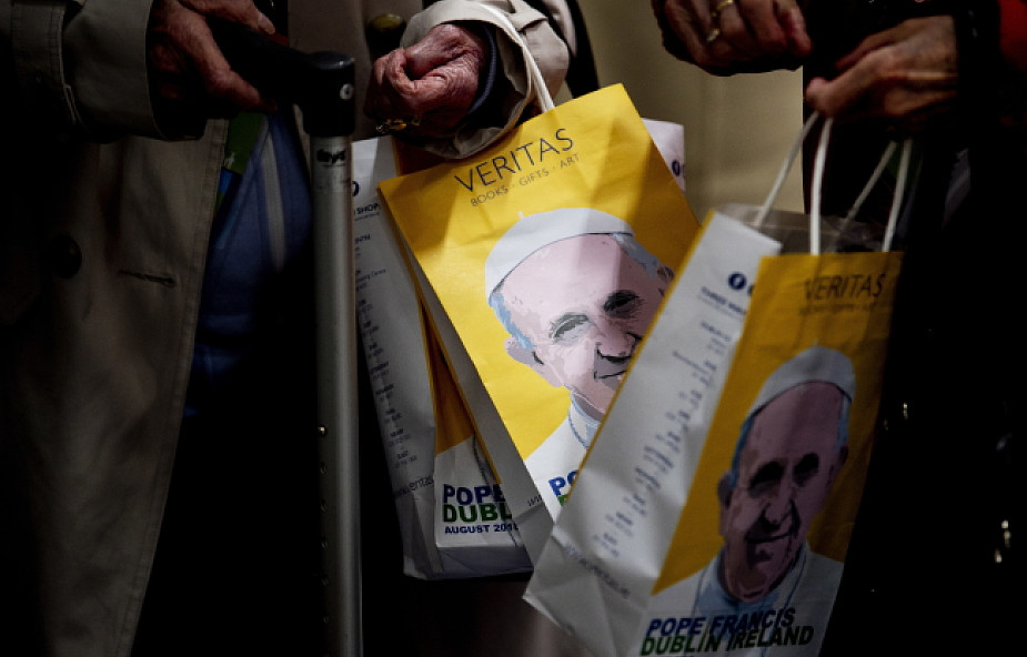 Irlandczycy ciekawi, co powie Papież w tak trudnej sytuacji skandalu kościelnego