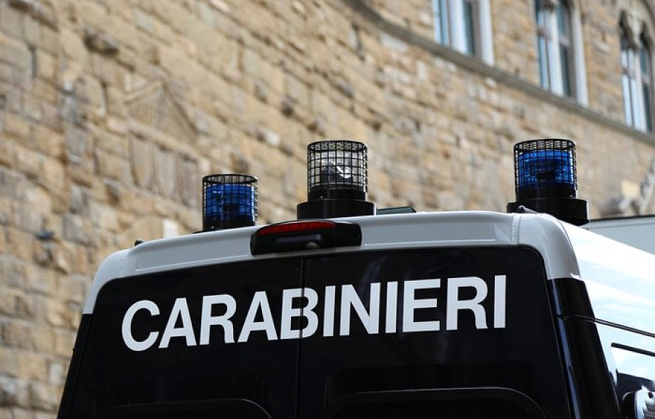 Włochy: Polka przez dwa tygodnie była więziona w skrzynce na owoce