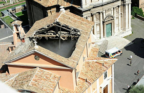 W Rzymie zawalił się dach jednego z kościołów. To miejsce kultu największych świętych [FOTO]