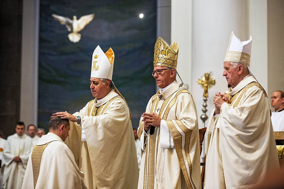 W Katowicach odbyły się święcenia biskupie ks. Grzegorza Olszowskiego - zdjęcie w treści artykułu nr 2