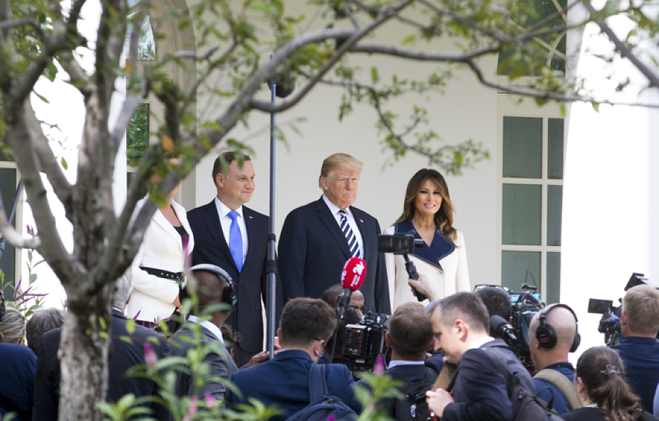 W Białym Domu rozpoczęły się rozmowy par prezydenckich Polski i USA
