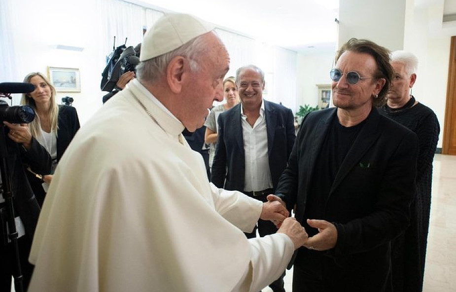 Bono z zespołu U2 rozmawiał z papieżem. "Widziałem ból na jego twarzy"