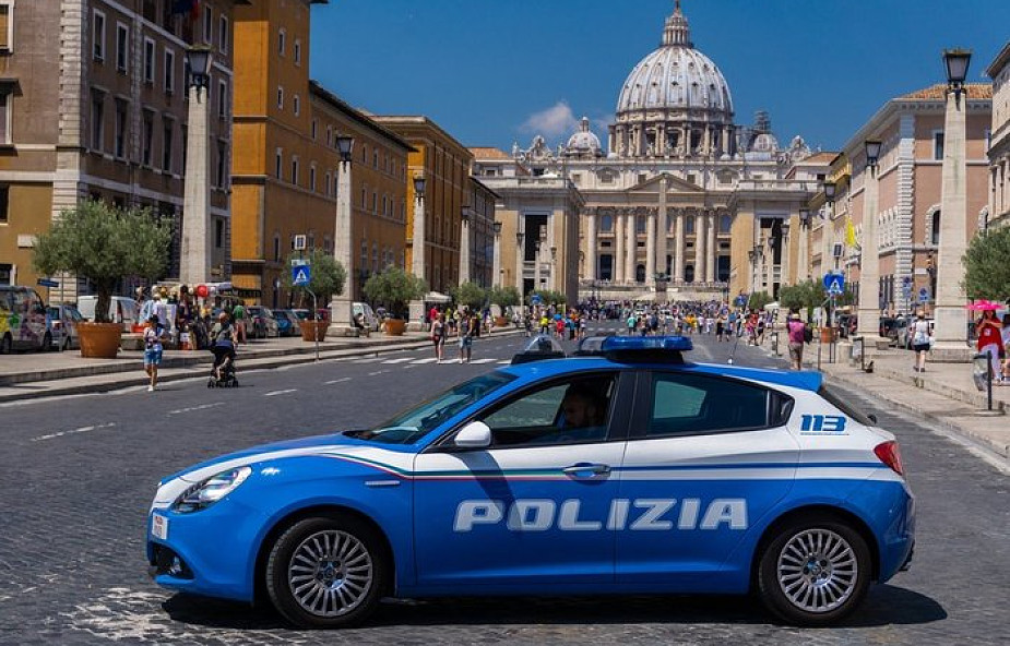 Watykan: samochód uderzył w rodzinę z Polski. Pięć osób jest rannych