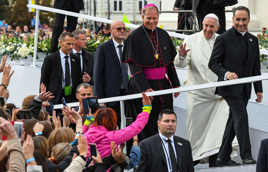 Pobłogosławił tych, którzy "codziennie niosą swój krzyż". Papież spotkał się chorymi Hospicjum im. bł. ks. Michała Sopoćki