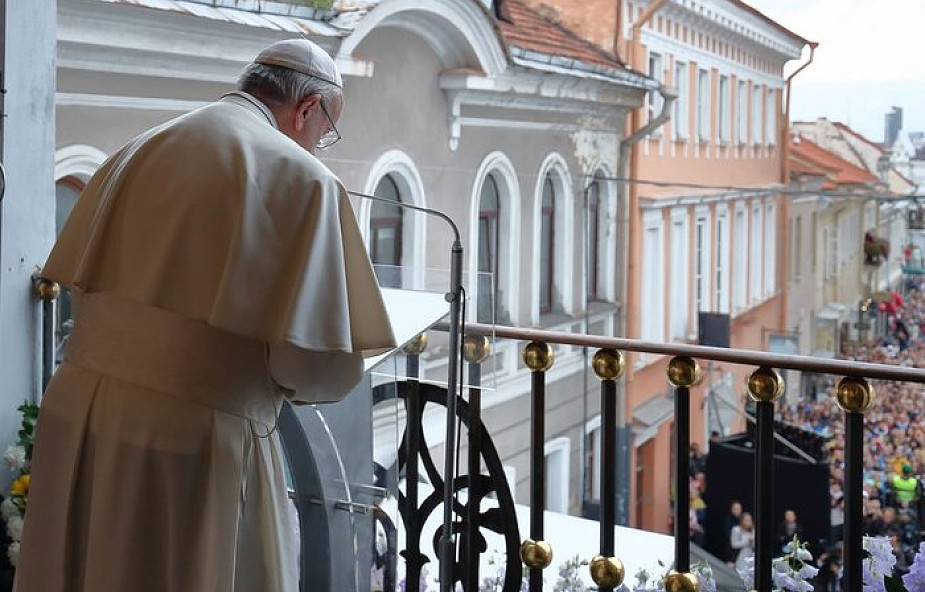 Podczas mszy w Kownie papież modlił się m.in. za Unię Europejską