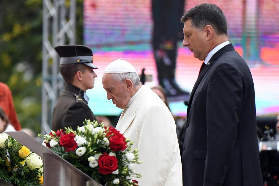 Papież do Łotyszów: bardzo dobrze znacie cenę odzyskanej wolności. Miarą tego jest zdolność do poświęcenia się - zdjęcie w treści artykułu nr 1