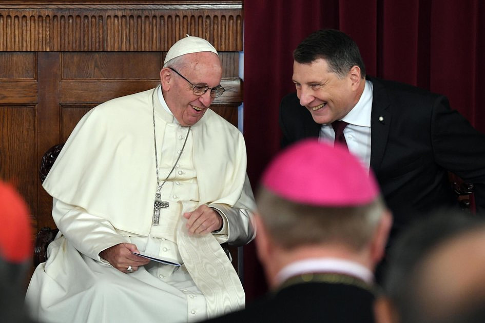 Papież do Łotyszów: bardzo dobrze znacie cenę odzyskanej wolności. Miarą tego jest zdolność do poświęcenia się - zdjęcie w treści artykułu