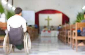 "Odrzucenie niepełnosprawnych przez kościelne struktury jest skandaliczne"