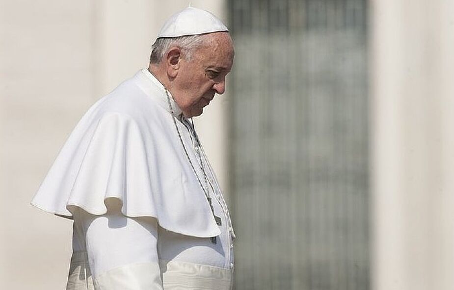 Ks. Lombardi o postawie papieża: "nie daje się wciągnąć na poziom oskarżeń"