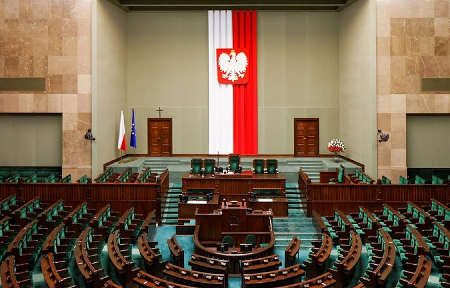Rządzący w Polsce przyczyniają się do budowy murów
