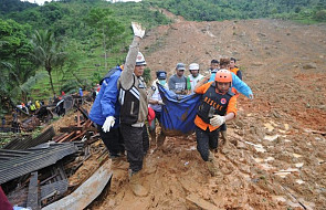Indonezja: co najmniej dziewięć osób zginęło wskutek usunięcia się ziemi
