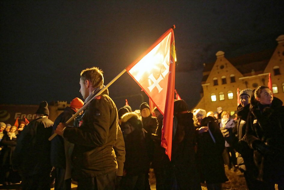 Gdańszczanie żegnają Prezydenta Adamowicza. Poruszające zdjęcia - zdjęcie w treści artykułu
