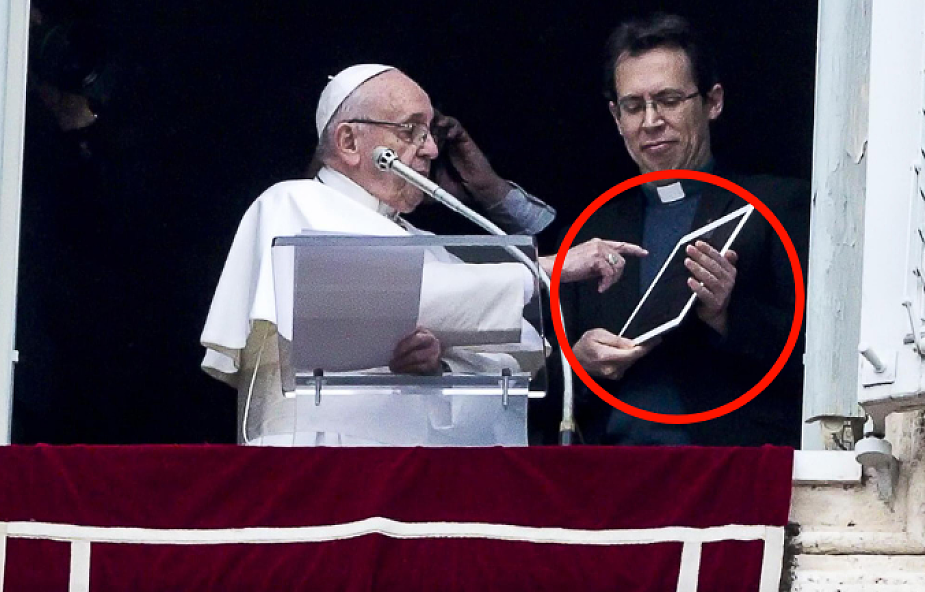 Po spotkaniu z wiernymi papież Franciszek... uruchomił aplikację modlitewną