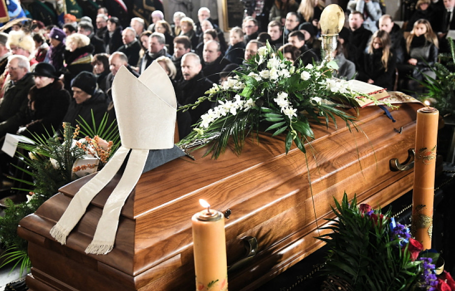 Bp Tadeusz Pieronek pochowany w krypcie kościoła św. Piotra i Pawła