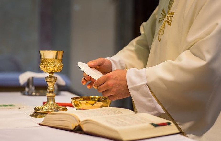 Przewodnik po Mszy świętej dla bystrzaków. Część 2: liturgia eucharystyczna i obrzędy końcowe