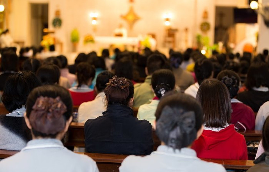 ISKK: w 2017 r. wzrosła liczba osób chodzących do kościoła