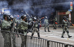 Media w Hongkongu: policja postrzeliła demonstranta ostrą amunicją