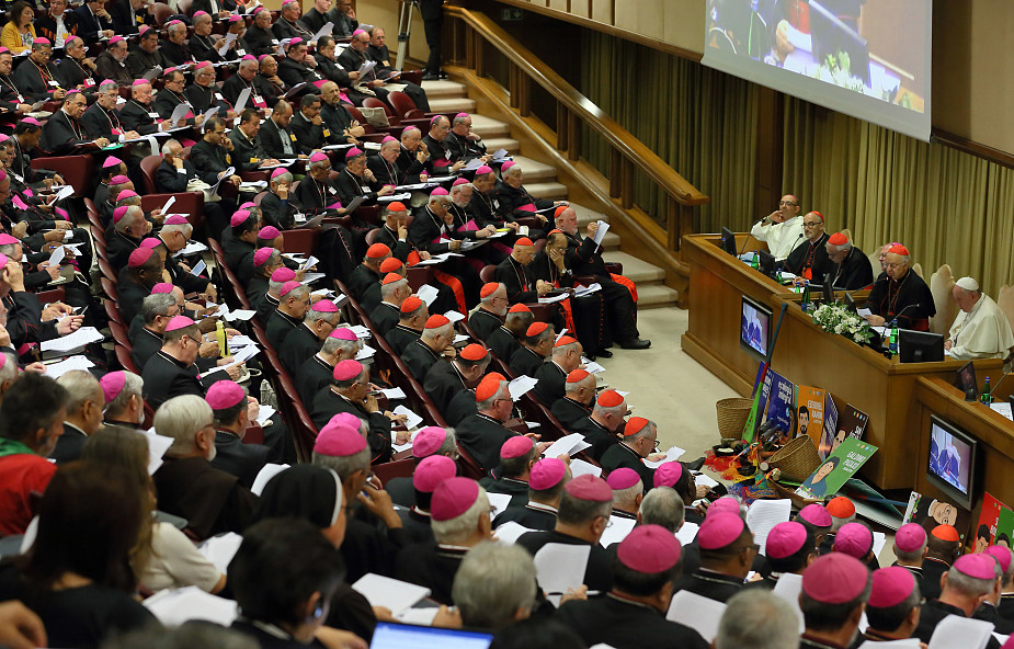 Synod: problemem nie jest celibat, ale brak spójności ewangelicznej